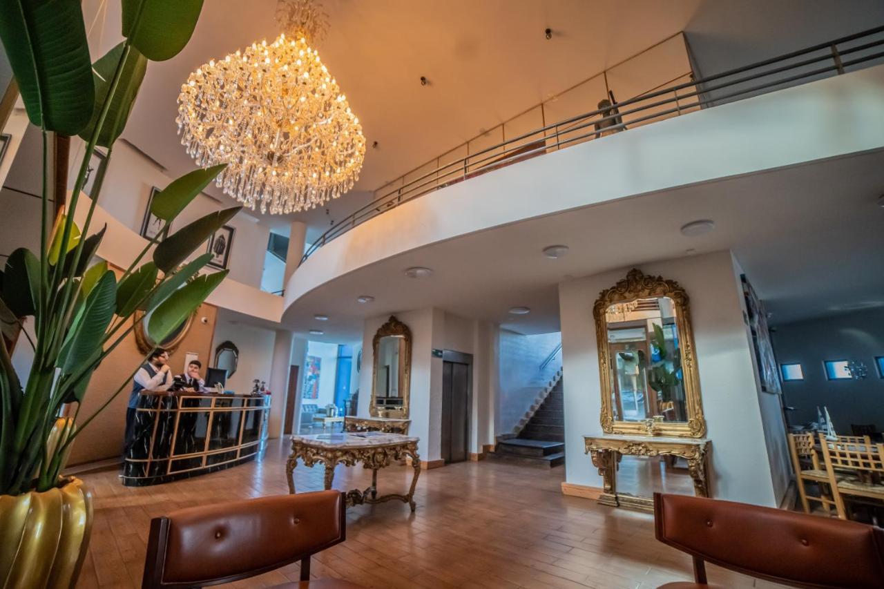 Versalles Hotel